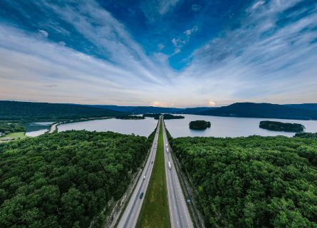 Снимка на дълъг път от въздуха.