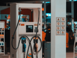 Stație de benzină